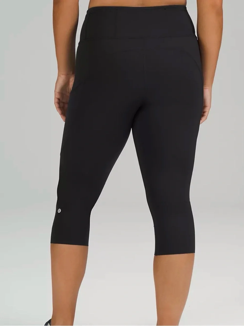 Lululemon athletica Fast and Free Cropped Leggings - size 10